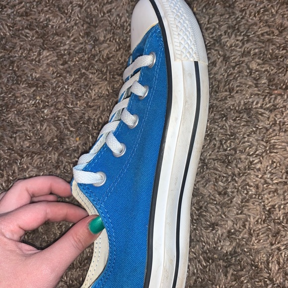 Women’s Converse Sneakers - Picture 7 of 9